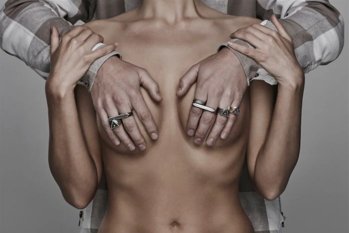 Ефектна реклама чоловічих прикрас від бренду I Love Ugly (8 фото) – фото 2