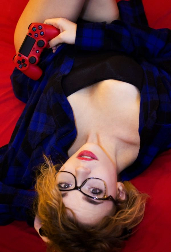 21-річна росіянка поєднує роботу програміста з кар'єрою початківця порноактриси (15 фото) – фото 7