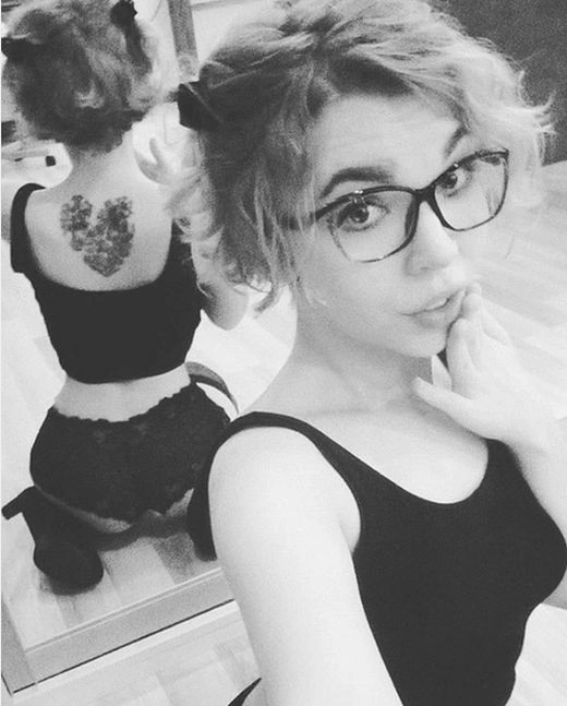 21-річна росіянка поєднує роботу програміста з кар'єрою початківця порноактриси (15 фото) – фото 8