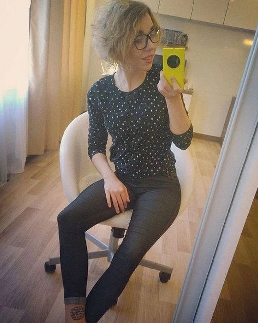 21-річна росіянка поєднує роботу програміста з кар'єрою початківця порноактриси (15 фото) – фото 9