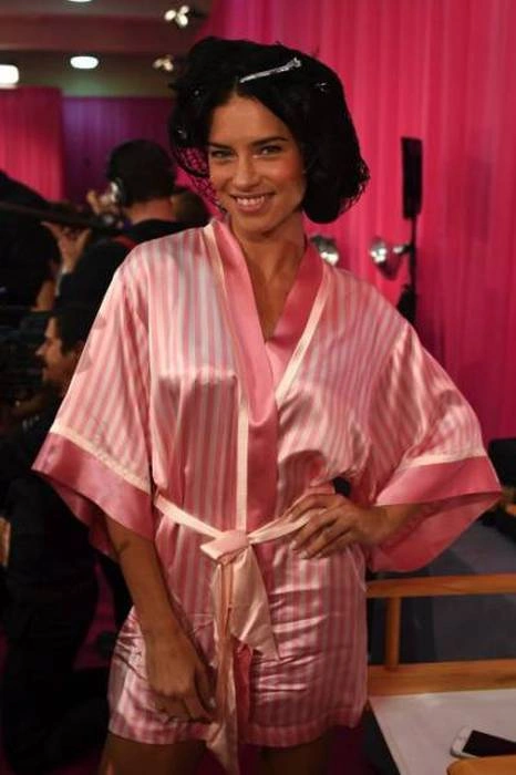 Фотозвіт з модного показу Victoria’s Secret Fashion Show 2015 (61 фото) – фото 49