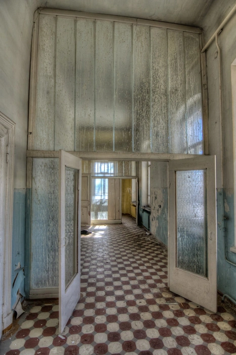 Прогулянка по закритому родинному дому в провінційному містечку (47 фото) – фото 3