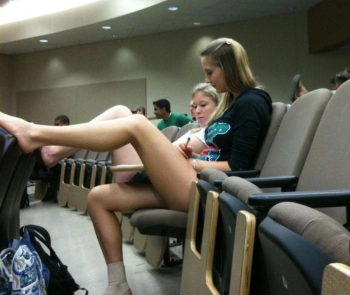 Поклонникам жіночих ніг присвячується... (58 фото) – фото 58