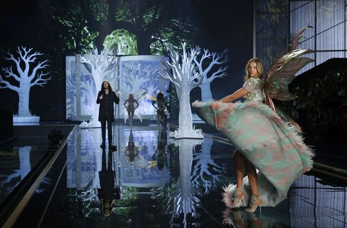 У Лондоні відбулася прем'єра нової колекції білизни Victoria's Secret (74 фото) – фото 46