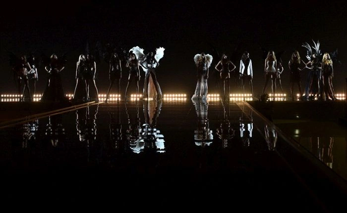 У Лондоні відбулася прем'єра нової колекції білизни Victoria's Secret (74 фото) – фото 58