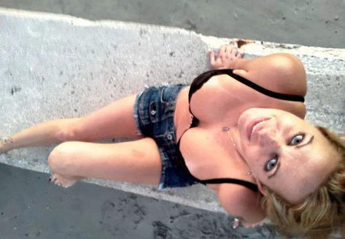 "Лінії загару (52 фото)" - перекладено на українську мову. – фото 24