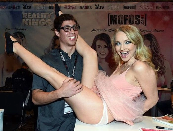 Смішні дівчата. Частина 15 (54 фото) – фото 4