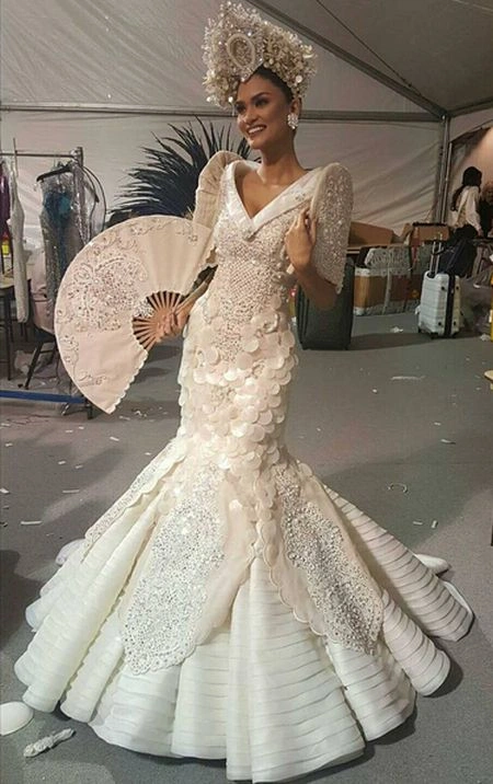 Скандал на конкурсі "Міс Всесвіт-2015": корона переможниці потрапила до іншої дівчини (15 фото + відео) – фото 12