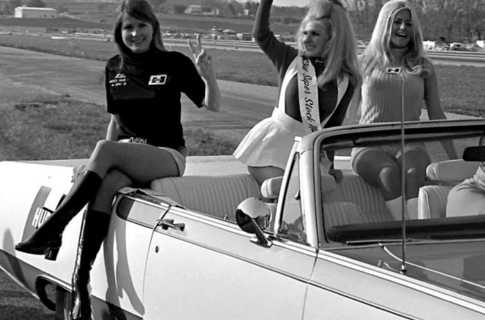 На чемпіонаті світу з гонок на виносливість WEC більше не буде грід-дівчат (23 фото) – фото 4