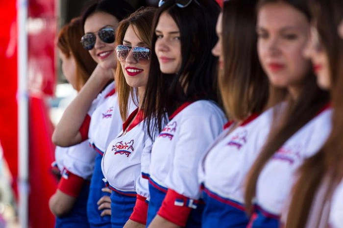 На чемпіонаті світу з гонок на виносливість WEC більше не буде грід-дівчат (23 фото) – фото 15