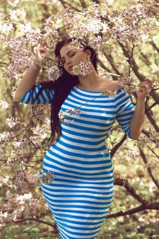 Модель Юлію Лаврову назвали нашою відповіддю на Кім Кардашьян (28 фото) – фото 16