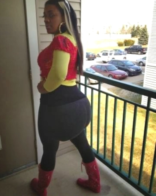 Дівчата з силіконовими сідницями (16 фото) – фото 3