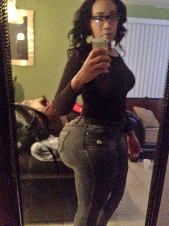 Дівчата з силіконовими сідницями (16 фото) – фото 15