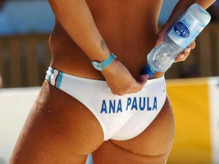 Як швидко охолодитися під час гри в пляжний волейбол (2 фото)