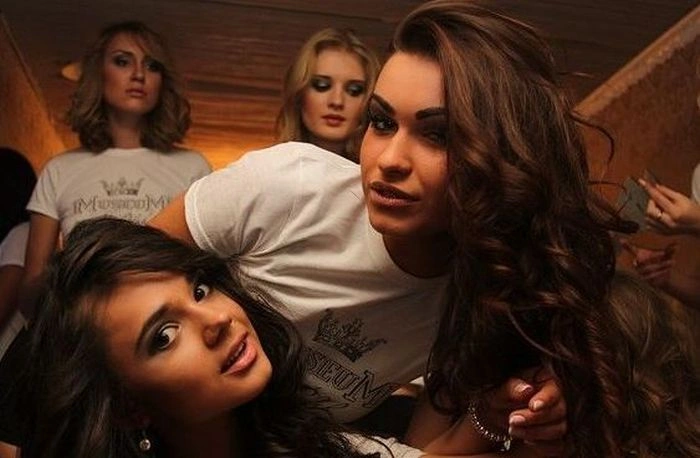 Хто така Анна Дурицька, співмешканка Бориса Нємцова і свідок його вбивства (35 фото) – фото 7