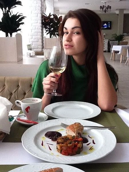 Хто така Анна Дурицька, співмешканка Бориса Нємцова і свідок його вбивства (35 фото) – фото 11