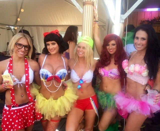 Дівчата з фестивалю "Tomorrowland 2014" (38 фото) – фото 31