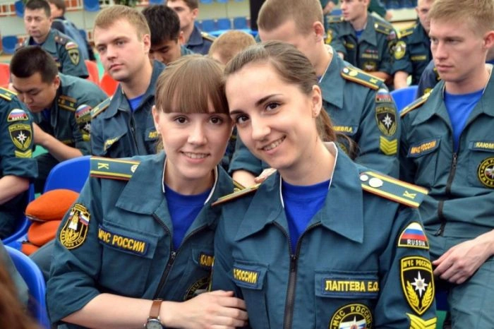 Дівчата, які служать в МНС Росії (40 фото) – фото 18