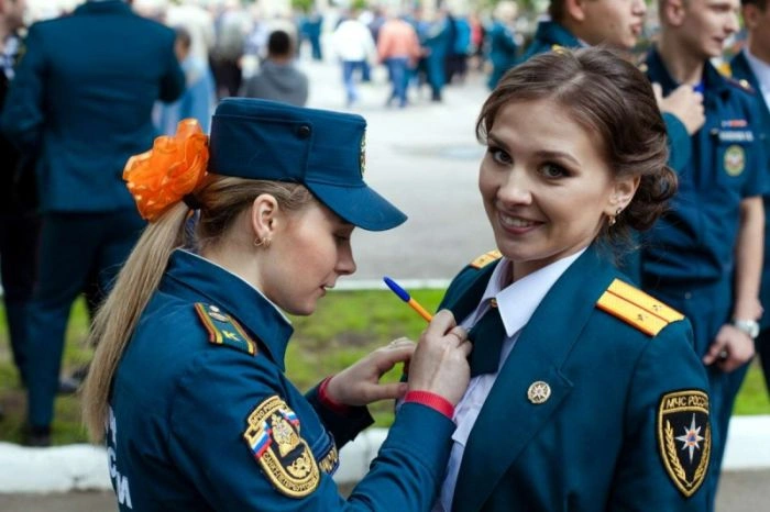 Дівчата, які служать в МНС Росії (40 фото) – фото 29