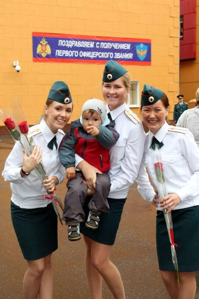 Дівчата, які служать в МНС Росії (40 фото) – фото 31