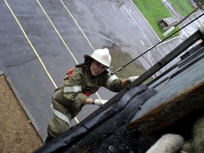 Дівчата, які служать в МНС Росії (40 фото) – фото 39