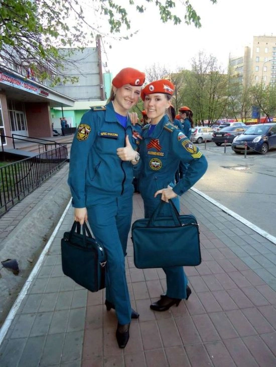Дівчата, які служать в МНС Росії (40 фото) – фото 40