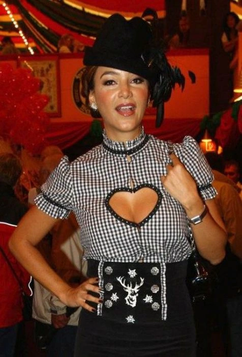 Спокусливі дівчата на фестивалі Октоберфест (37 фото) – фото 8