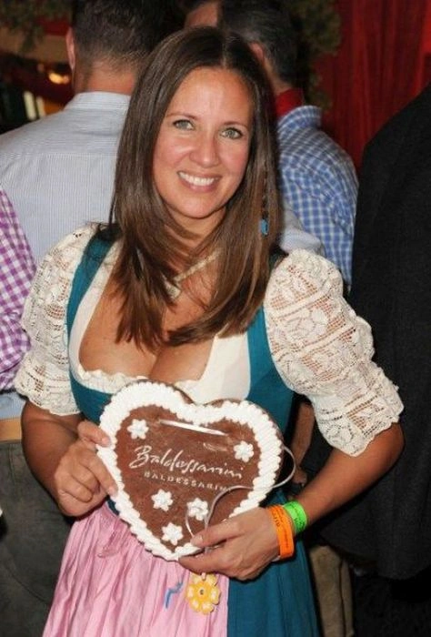 Спокусливі дівчата на фестивалі Октоберфест (37 фото) – фото 12