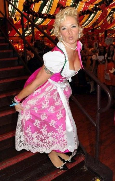 Спокусливі дівчата на фестивалі Октоберфест (37 фото) – фото 15