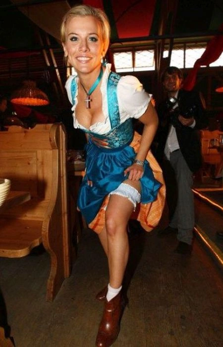 Спокусливі дівчата на фестивалі Октоберфест (37 фото) – фото 32