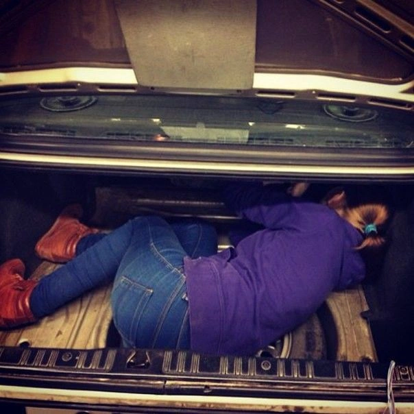 На кого працює ця дівчина? (14 фото) – фото 8