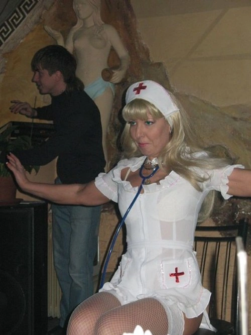 Стриптиз на родинному святі (7 фото) – фото 2