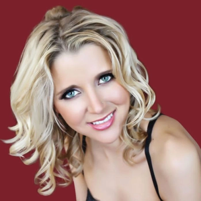 Студентка виставила свою дівственність на аукціон (18 фото) – фото 15