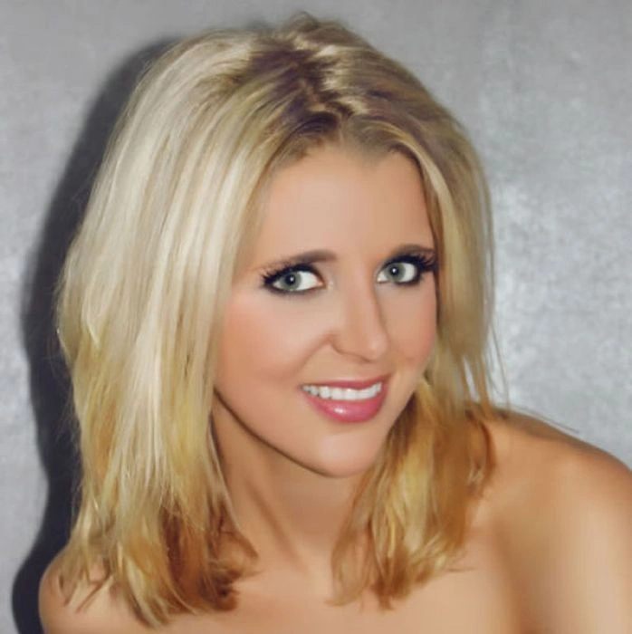 Студентка виставила свою дівственність на аукціон (18 фото) – фото 17