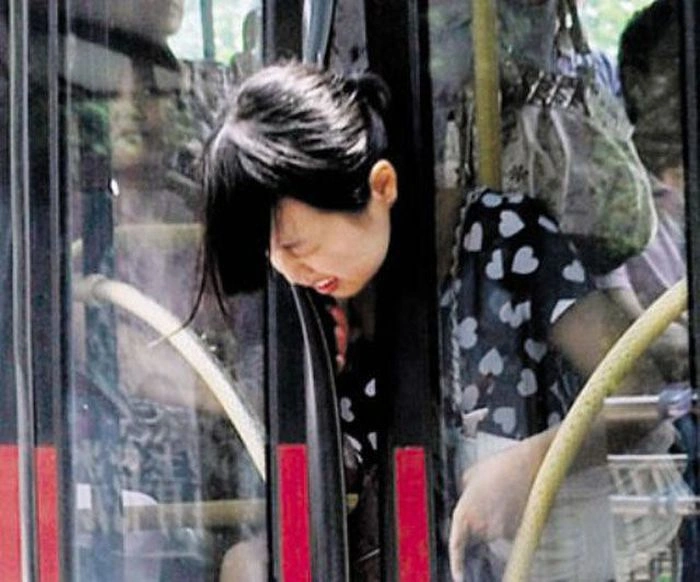 Дівчата у "неловких" ситуаціях (32 фото) – фото 10