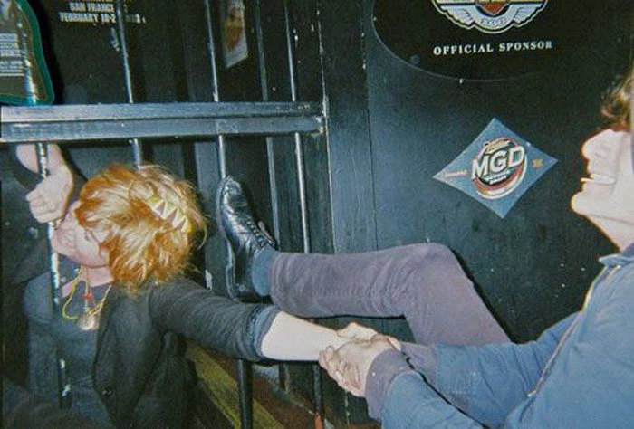 Дівчата у "неловких" ситуаціях (32 фото) – фото 24