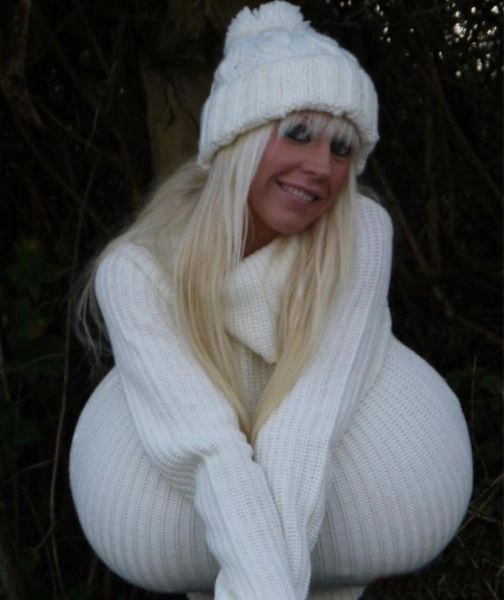 Майра Хіллс, володарка найбільшого груди в світі (14 фото) – фото 1