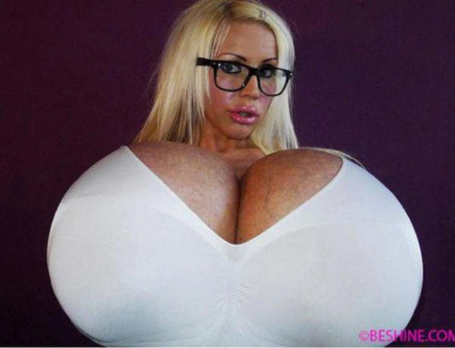 Майра Хіллс, володарка найбільшого груди в світі (14 фото) – фото 14