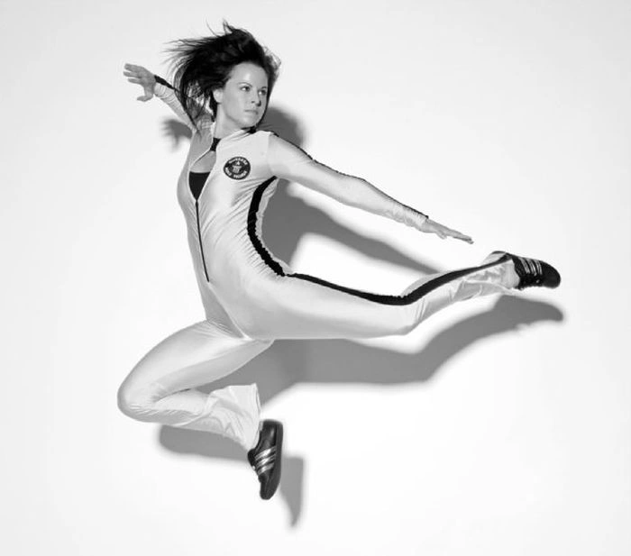 Хлоя Брюс - дивовижне поєднання краси та таланту (35 фото + відео) – фото 13