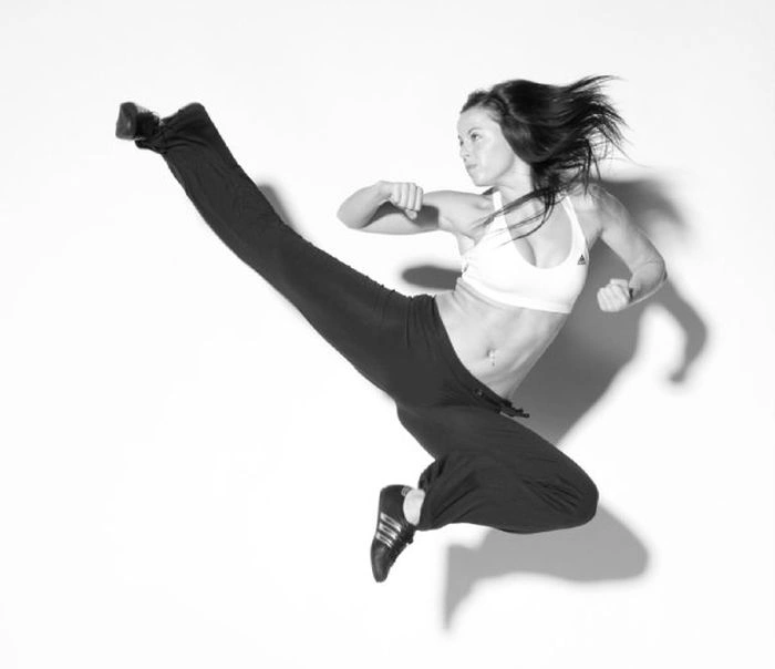 Хлоя Брюс - дивовижне поєднання краси та таланту (35 фото + відео) – фото 14