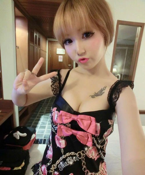 Дівчина, схожа на ляльку Барбі в реальному житті (14 фото) – фото 5