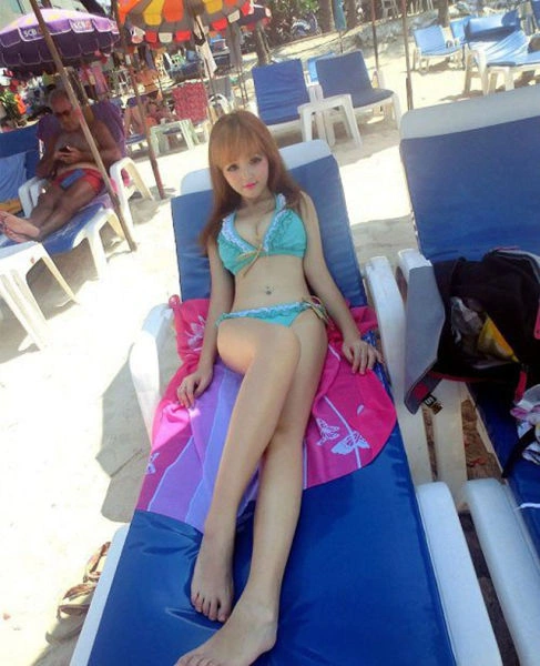 Дівчина, схожа на ляльку Барбі в реальному житті (14 фото) – фото 11