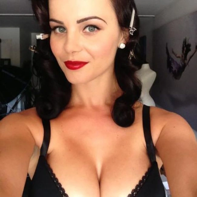 Колекція дівчат з великими грудьми (39 фото) – фото 28