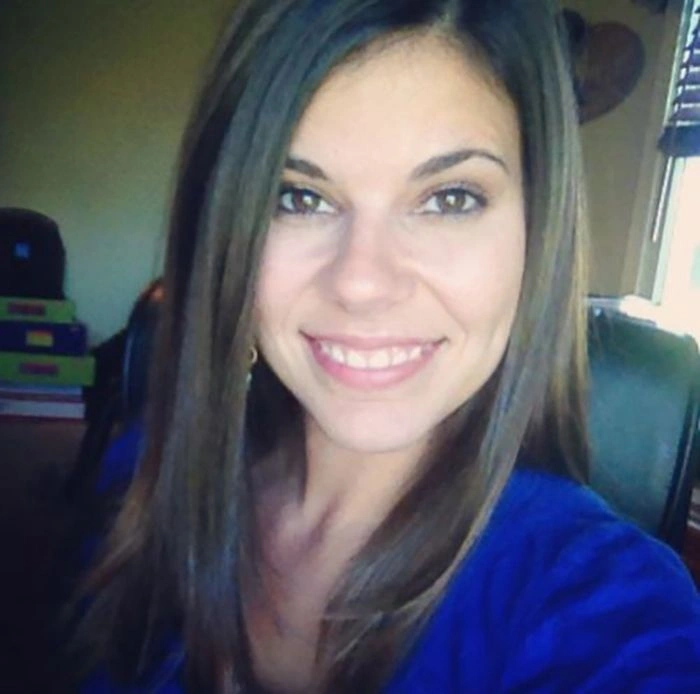 Гарні дівчата фотографують себе на робочому місці. Частина 2 (34 фото) – фото 17