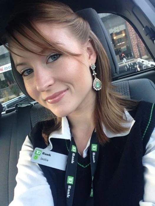 Гарні дівчата фотографують себе на робочому місці. Частина 2 (34 фото) – фото 19