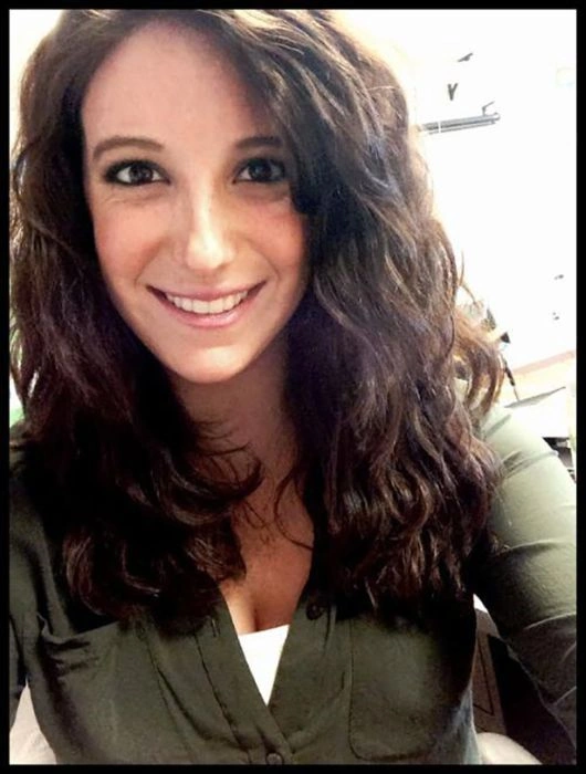 Гарні дівчата фотографують себе на робочому місці. Частина 2 (34 фото) – фото 34