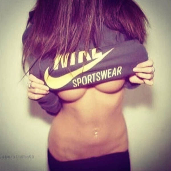 Сексуальні дівчата показують груди (54 фото) – фото 2