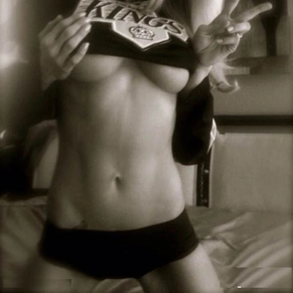 Сексуальні дівчата показують груди (54 фото) – фото 23