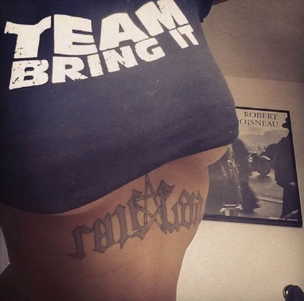 Сексуальні дівчата показують груди (54 фото) – фото 29