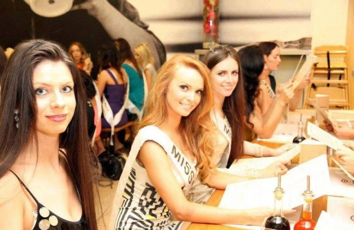 Аойф Уолш - чарівна Міс Ірландія (36 фото) – фото 26